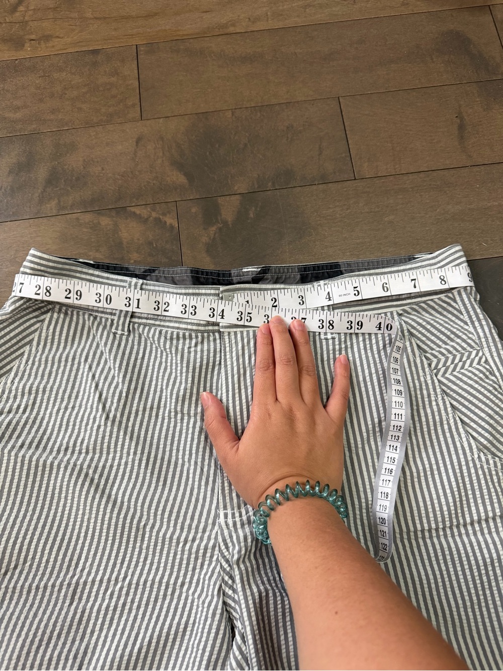 Lululemon Men's Seersucker Stripe Shorts - Size 34-36 - Picture 6 of 6